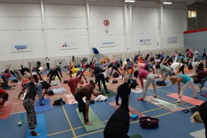 Den s jógou v Ostravě 2023, 160 účastníků